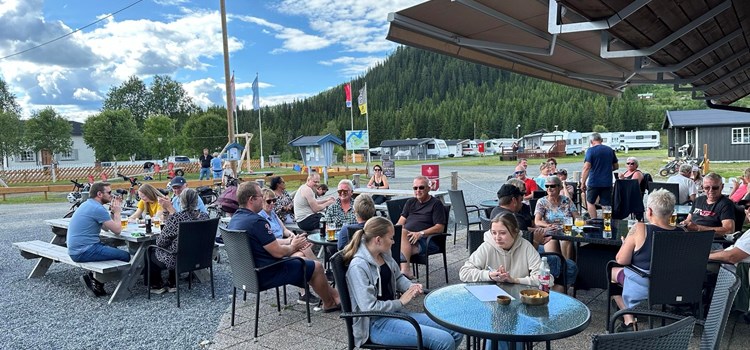 Stølskroa i Valdres med overnatting bjorkestolen camping